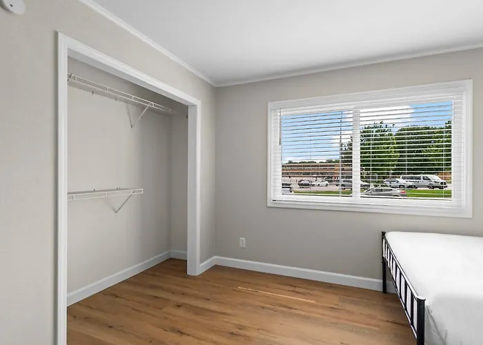 Newly Renovated Unit In Spfld #301 Appartement